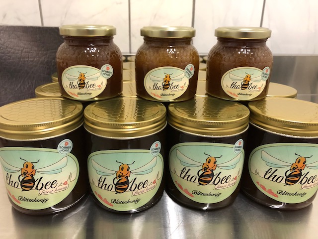 Malzfarbener Honig aus der Imkerei thoobee